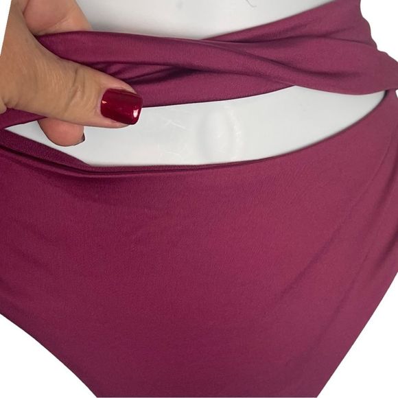 ☀️☀️☀️ Gibson & Latimer Solid Bikini - Wine Color - Picture 4 of 6